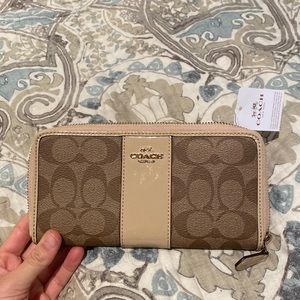NEW Coach wallet